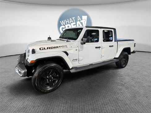 Used 2023 Jeep Gladiator Overland w/ Popular Equipment Package image 8