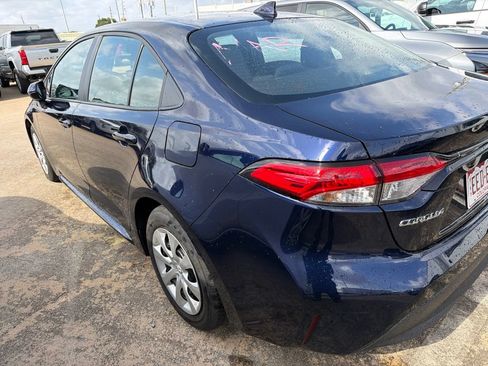 Used 2025 Toyota Corolla LE FWD image 4