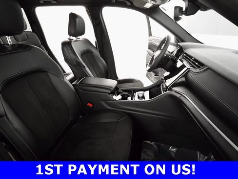 Certified 2023 Jeep Grand Cherokee Altitude image 12