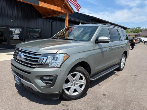 Used 2019 Ford Expedition XLT w/ Equipment Group 202A AWD/4WD image 1