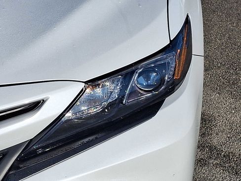 Used 2024 Toyota Camry SE image 12