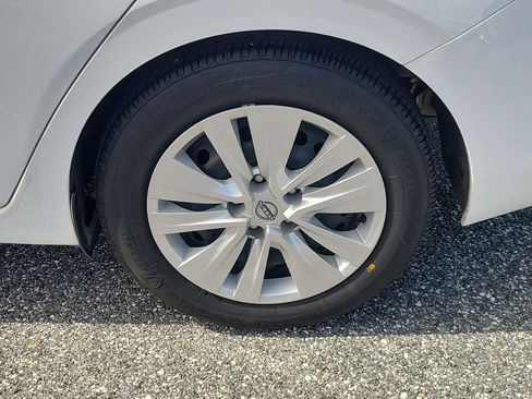 Certified 2024 Nissan Sentra S FWD image 5