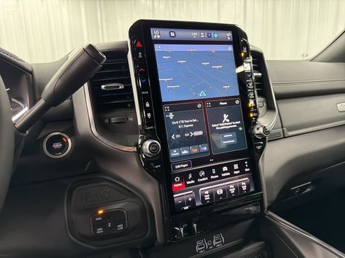 New 2026 RAM 2500 Laramie AWD/4WD image 21
