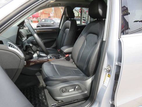 Used 2016 Audi Q5 2.0T Premium Plus w/ Technology Package AWD/4WD image 10
