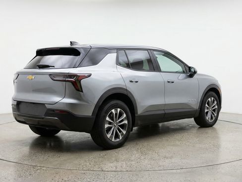 Used 2025 Chevrolet Equinox LT image 9