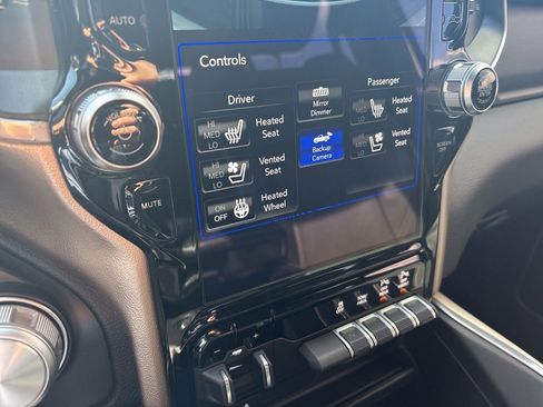 Used 2019 RAM 2500 Laramie w/ Night Edition image 20