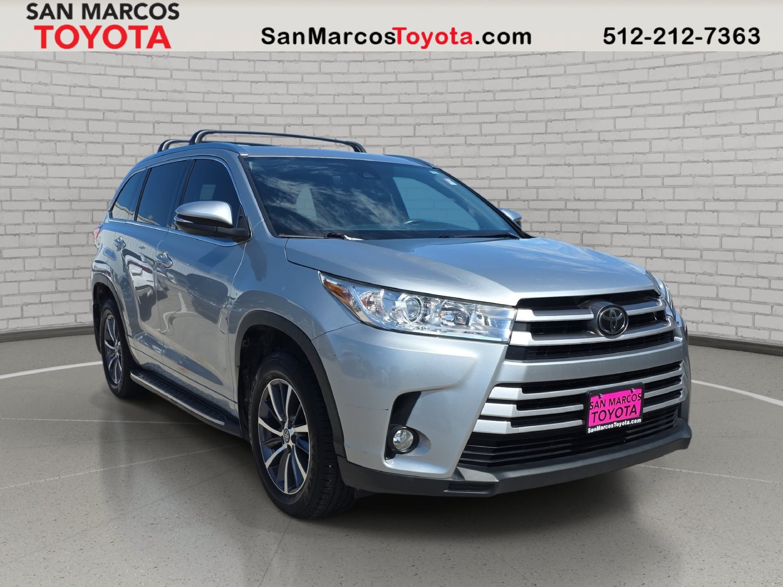 Used 2017 Toyota Highlander XLE FWD image 3