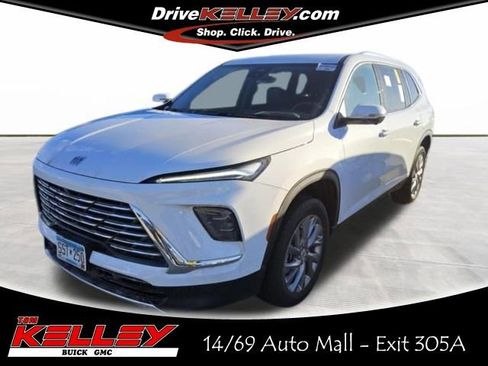 Used 2025 Buick Enclave Preferred image 1
