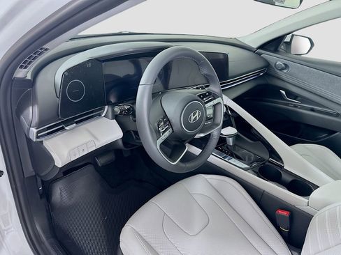 New 2026 Hyundai Elantra Limited image 9