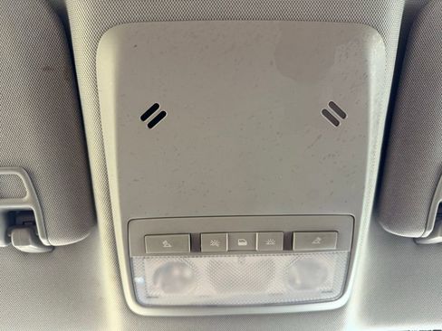 Used 2020 Chevrolet Trax LT w/ LT Convenience Package image 33