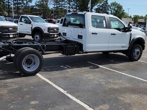 New 2025 Ford F550 4x4 Crew Cab image 11