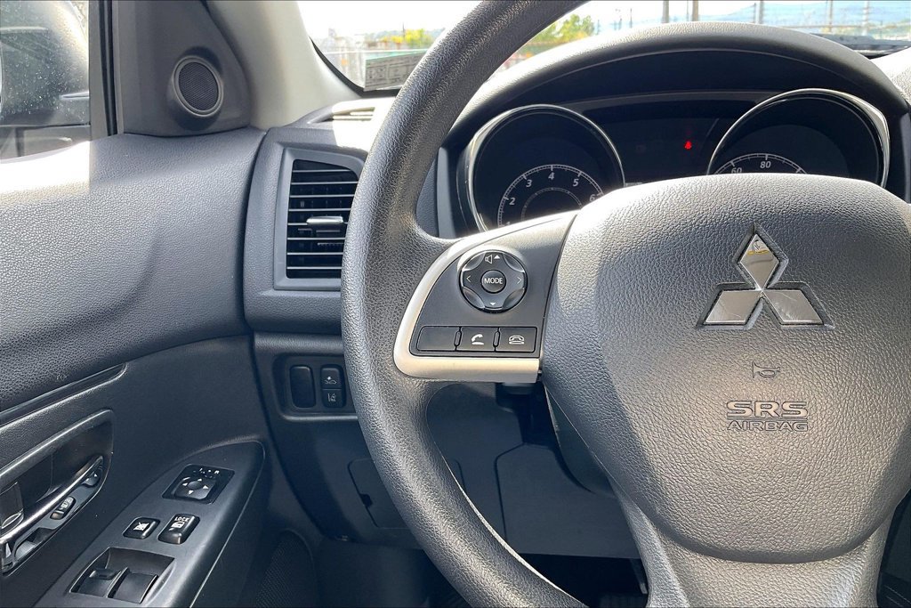 Used 2025 Mitsubishi Outlander Sport ES AWD/4WD image 17