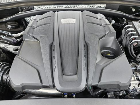 Certified 2026 Porsche Macan S AWD/4WD image 30