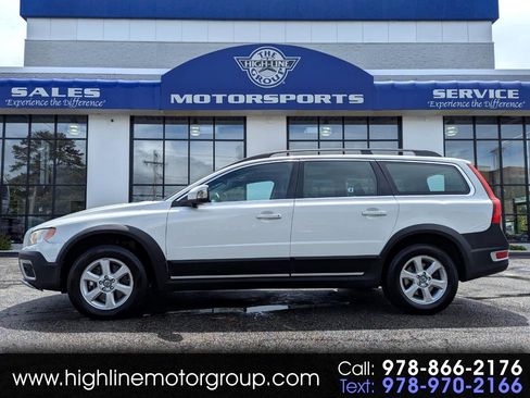 Used 2010 Volvo XC70 3.2 image 1