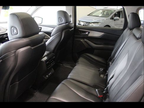 Used 2023 Acura MDX SH-AWD image 18