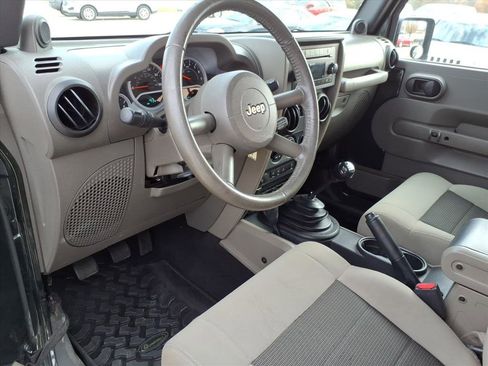 Used 2010 Jeep Wrangler Rubicon w/ PWR Convenience Group image 9