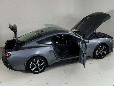 Used 2024 Ford Mustang Coupe image 40