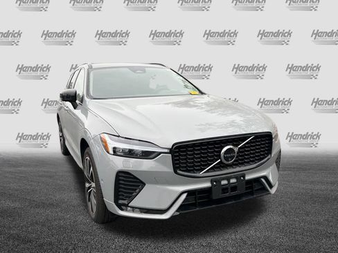 Certified 2025 Volvo XC60 B5 Plus image 3