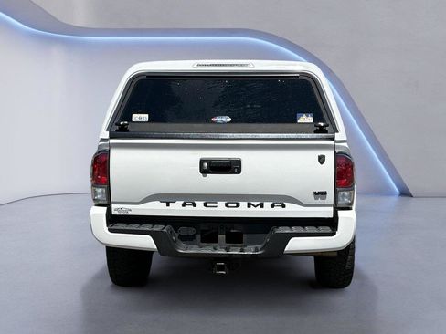 Used 2023 Toyota Tacoma TRD Sport AWD/4WD image 4