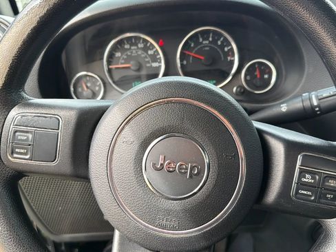Used 2015 Jeep Wrangler Sport image 22