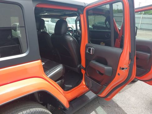 Used 2023 Jeep Wrangler Unlimited Sahara w/ Cold Weather Group AWD/4WD image 5