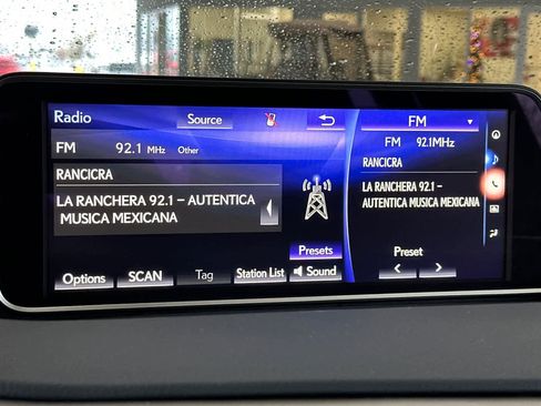 Used 2019 Lexus RX 350L w/ Premium Package image 21