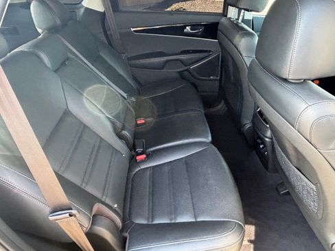 Used 2019 Kia Sorento SX w/ SX Touring Package FWD image 29