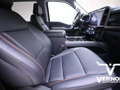 New 2026 Ford F250 Lariat w/ Black Appearance Package image 11