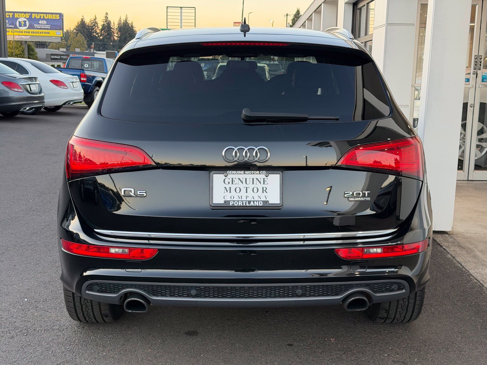 Used 2017 Audi Q5 2.0T Premium Plus w/ Technology Package AWD/4WD image 4