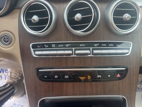 Used 2021 Mercedes-Benz GLC 300 4MATIC image 37