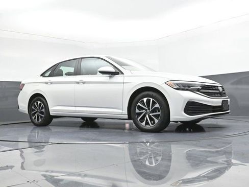 Used 2024 Volkswagen Jetta S image 24