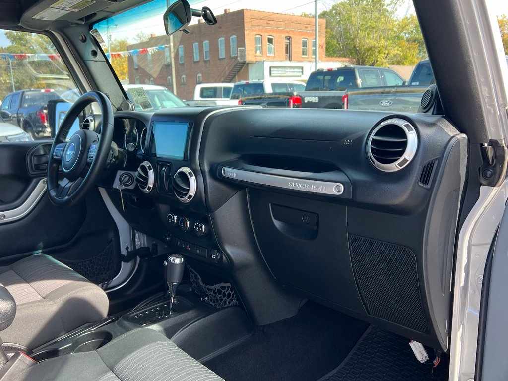 Used 2011 Jeep Wrangler Sahara w/ Trailer Tow Group AWD/4WD image 17