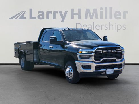 New 2025 RAM 3500 Tradesman w/ Chrome Appearance Group image 8