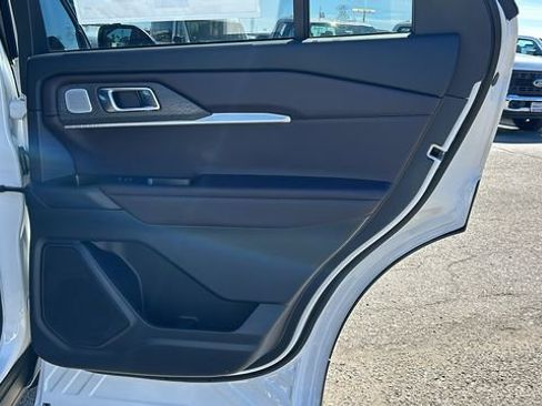 New 2026 Ford Explorer Platinum image 12