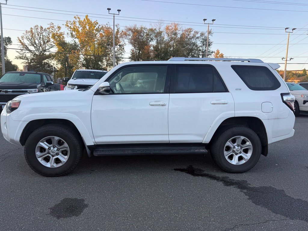 Used 2018 Toyota 4Runner SR5 Premium AWD/4WD image 4