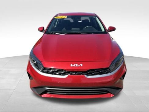 Used 2024 Kia Forte LXS w/ LXS Technology Package FWD image 2