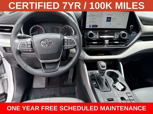 Used 2023 Toyota Highlander XLE FWD image 18