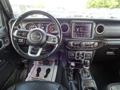 Used 2018 Jeep Wrangler Unlimited Sahara image 19