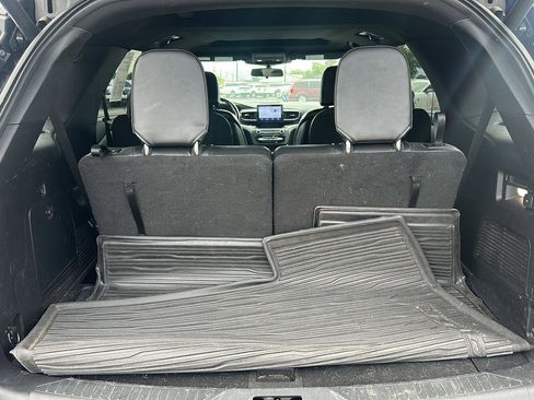 Used 2020 Ford Explorer XLT w/ Equipment Group 202A AWD/4WD image 14