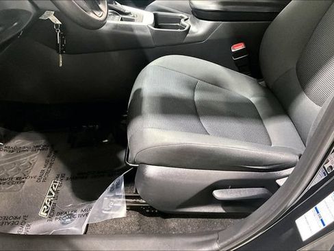 Used 2019 Toyota RAV4 LE AWD/4WD image 23