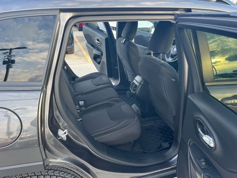 Used 2015 Jeep Cherokee Latitude w/ Comfort/Convenience Group image 14