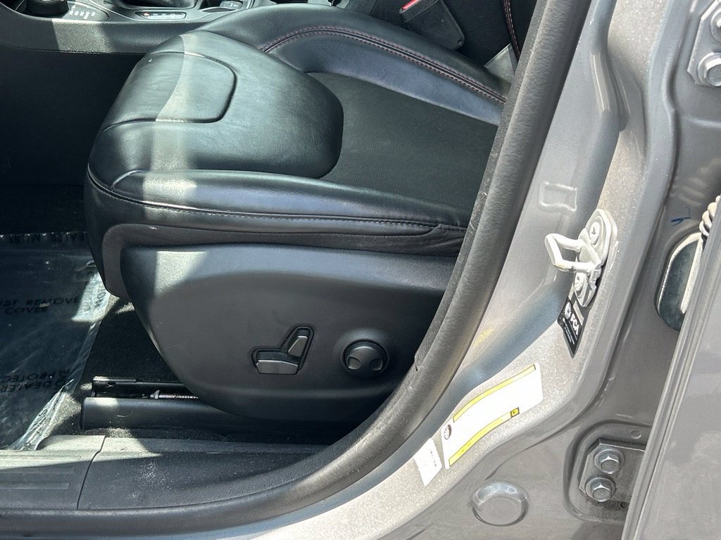 Used 2022 Jeep Cherokee Trailhawk w/ Sun, Sound & Nav Group AWD/4WD image 17