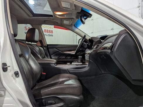 Used 2016 INFINITI Q70 L 3.7 w/ Deluxe Touring Package image 22