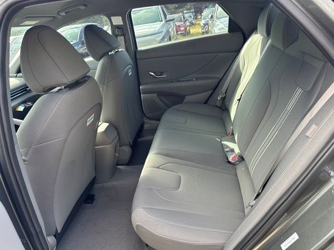 New 2025 Hyundai Elantra SEL image 11