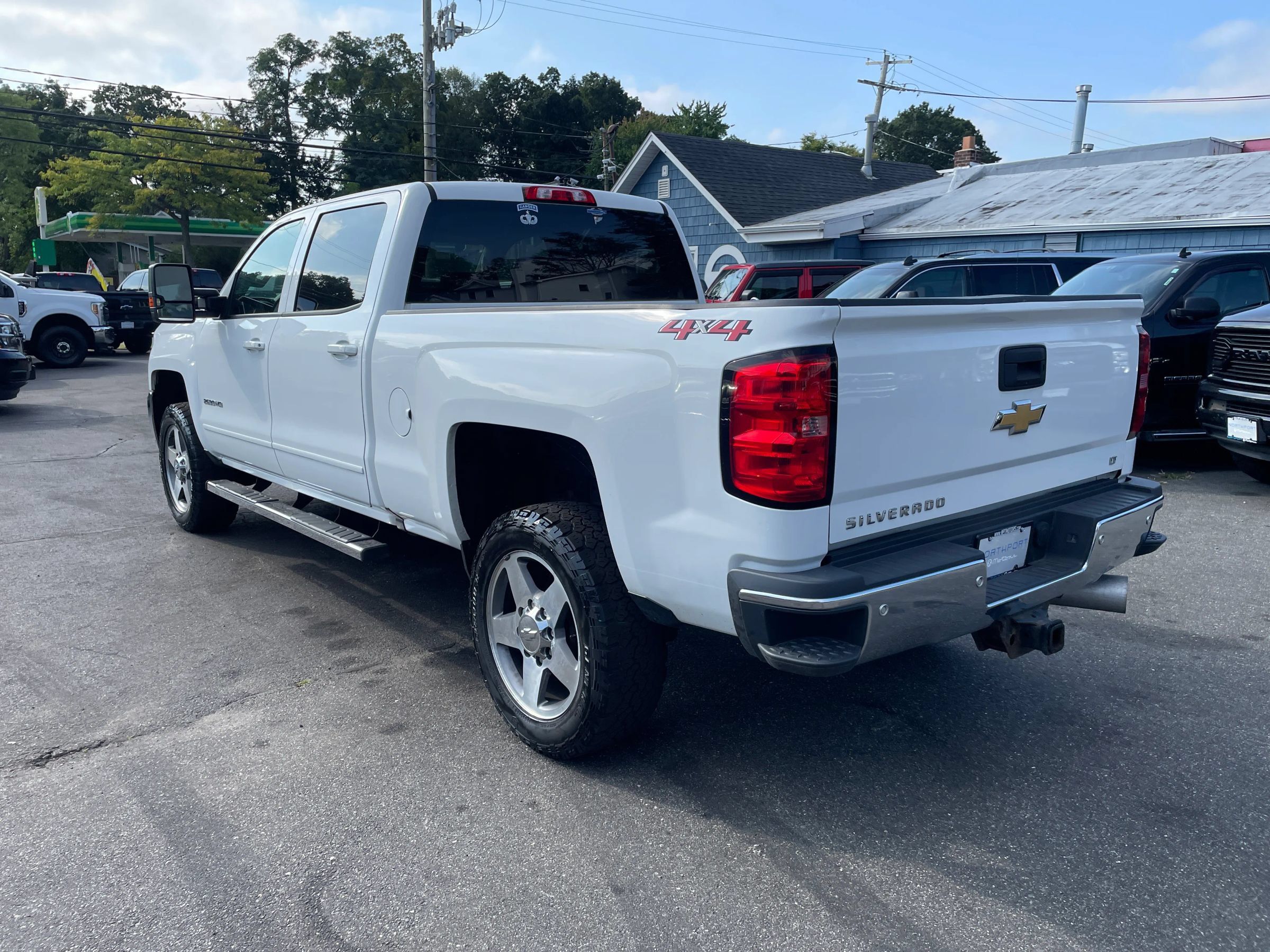 Used 2018 Chevrolet Silverado 2500 LT w/ LT Convenience Package AWD/4WD image 3