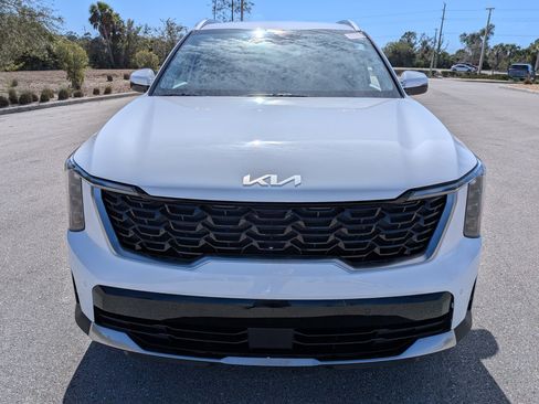 Certified 2025 Kia Sorento S image 3