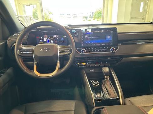 Used 2024 Chevrolet Colorado Z71 w/ Z71 Convenience Package 2 AWD/4WD image 15