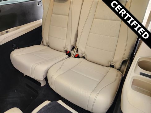Certified 2023 Mercedes-Benz GLS 450 4MATIC image 31