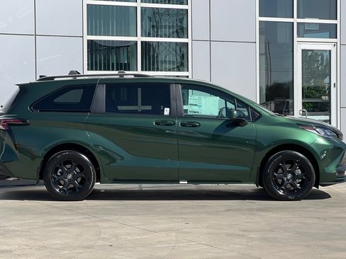 Used 2025 Toyota Sienna XLE Woodland Edition AWD/4WD image 3