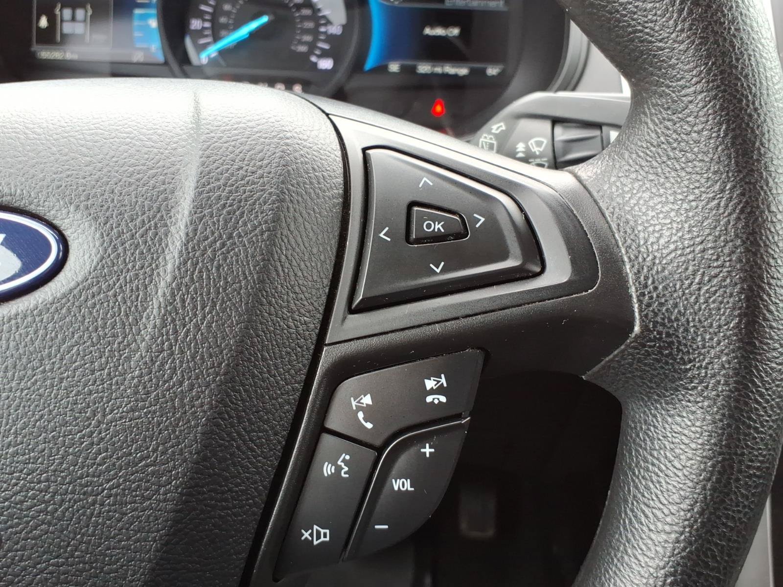 Certified 2024 Ford Edge SE w/ Black Appearance Package AWD/4WD image 17